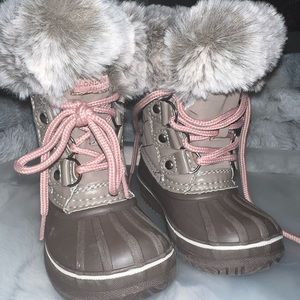 Size 6 Brand new London fog boots